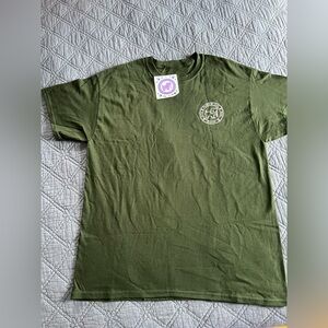 NWT Puppie Love Short Sleeve Graphic T-Shirt. Size Large. Unisex.